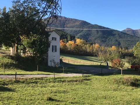 Gîte d'étape d'Aurouses House in Provence-Alpes-Côte d'Azur