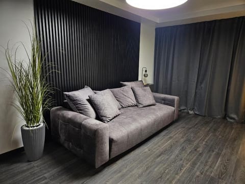 Bed, Living room