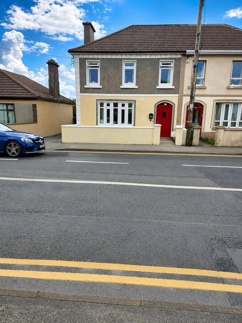 Property building, Street view, Location