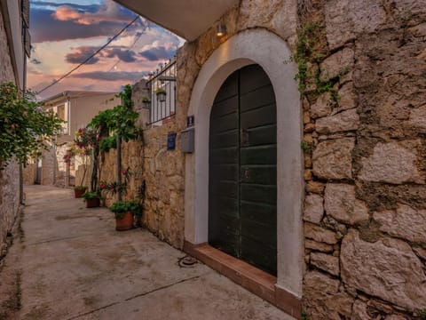 Property building, Neighbourhood, Street view
