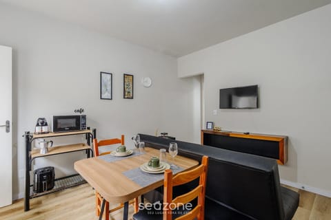 TV and multimedia, Living room, Dining area