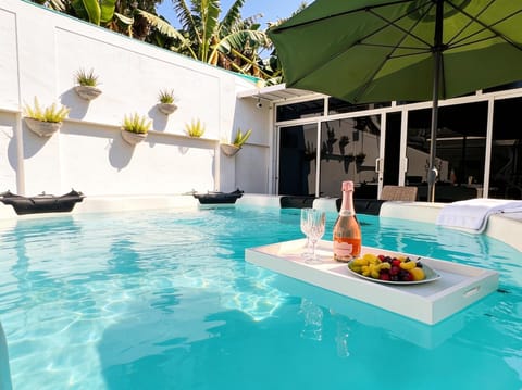 Off site, Hot Tub, Swimming pool