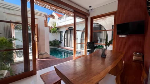 Communal lounge/ TV room