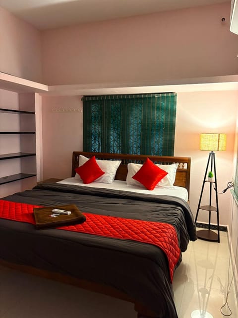 Bed, Photo of the whole room