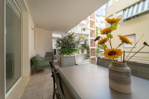 Balcony/Terrace, Dining area