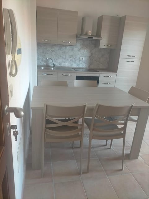 Dining area, oven, stove