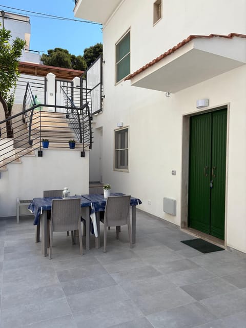 Balcony/Terrace, Dining area