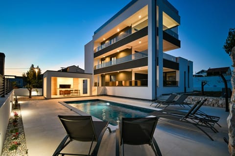 Property building, Swimming pool