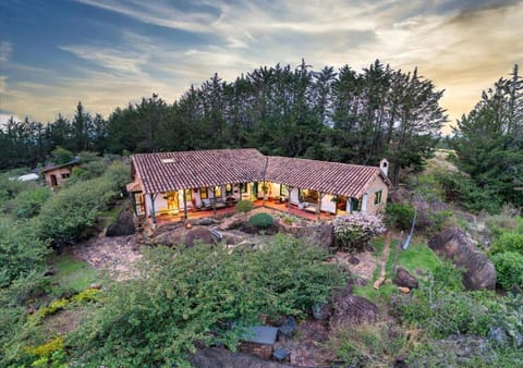 Property building, Day, Natural landscape, Garden view