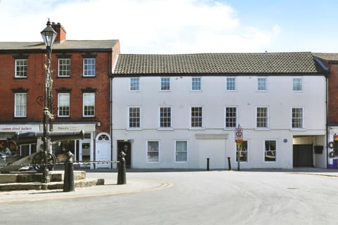 Property building, Day, Neighbourhood, City view, Street view, Location