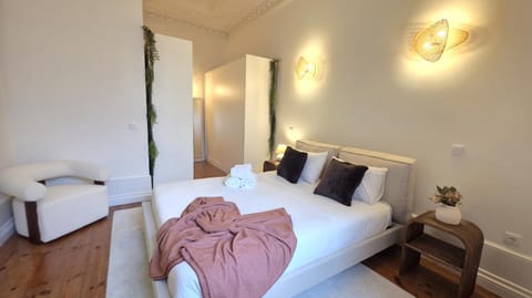 Bed, Photo of the whole room, Bedroom, towels, wardrobe