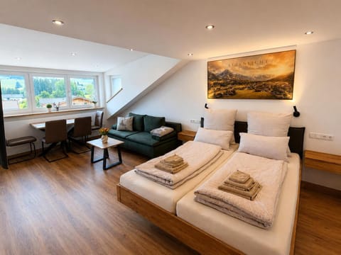 Bed, Living room, Photo of the whole room, Seating area, Bedroom