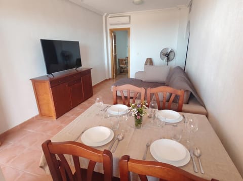 TV and multimedia, Dining area, air conditioner