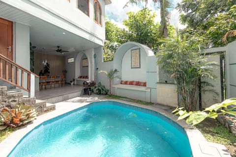 Patio, Day, Garden, Garden view, Pool view, Swimming pool, Swimming pool