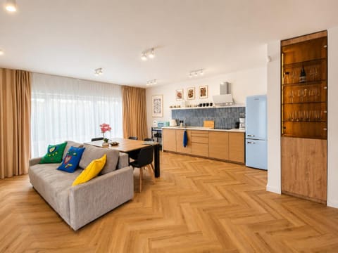Kitchen or kitchenette, Living room, Seating area, Dining area, stove