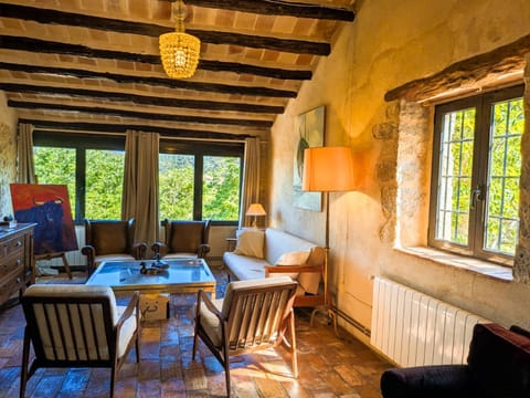 Living room, Seating area