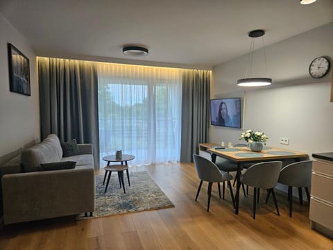 TV and multimedia, Living room, Dining area