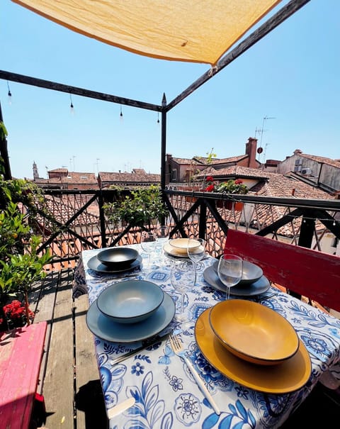 Patio, Balcony/Terrace, Dining area, City view