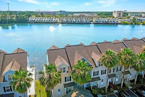 Property building, Bird's eye view, Lake view