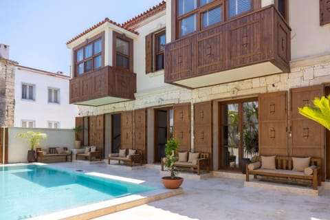 Property building, Swimming pool