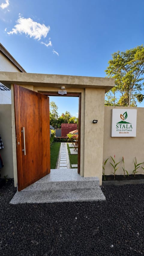 Property building, Day