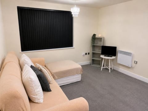 Communal lounge/ TV room, Communal lounge/ TV room, Living room
