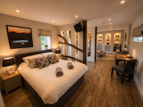 Bed, Seating area, Bedroom