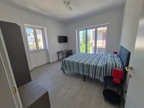 Bed, TV and multimedia, Photo of the whole room, Bedroom, wardrobe