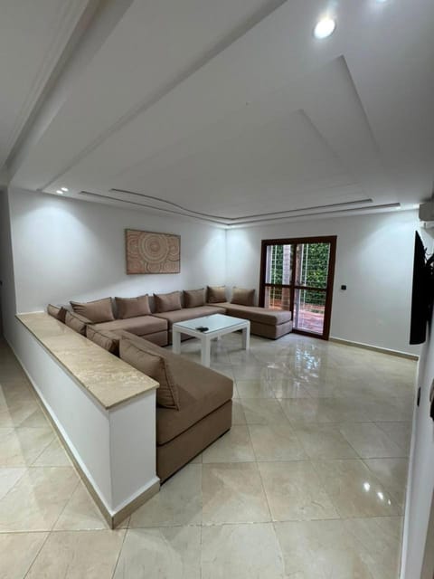 Communal lounge/ TV room, Living room, Seating area