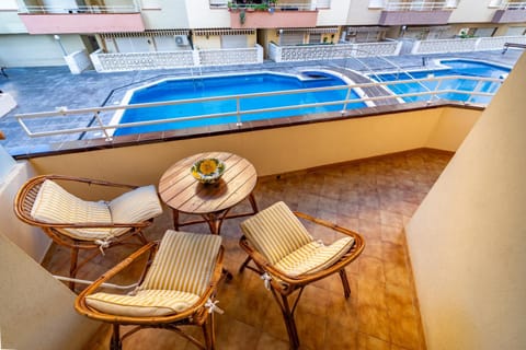 Balcony/Terrace, Pool view, Swimming pool