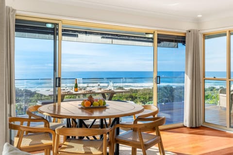 View (from property/room), Balcony/Terrace, Seating area, Dining area, Sea view