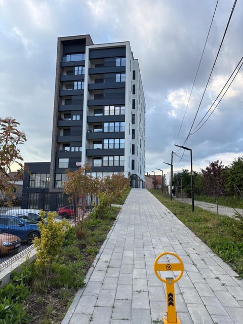 Property building, Street view, Parking