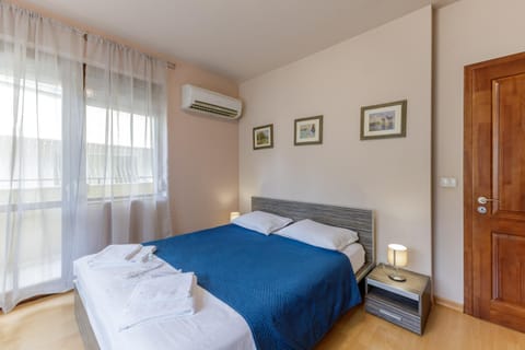 Bed, Photo of the whole room, Bedroom, towels, wardrobe, air conditioner