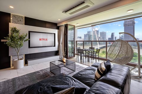 Day, View (from property/room), Balcony/Terrace, Living room, City view