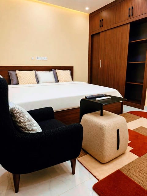 Bed, Living room, Seating area, Bedroom, wardrobe
