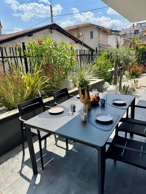 Patio, Garden