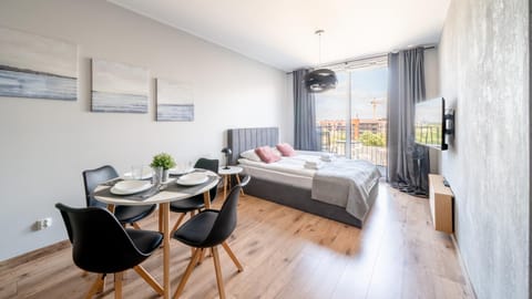 Bed, Living room