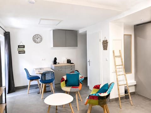 Living room, Dining area