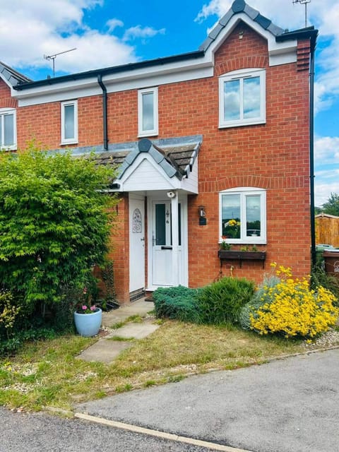 Property building, Day, Garden, Garden view