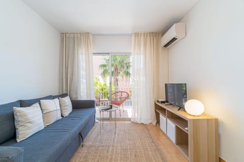 TV and multimedia, Living room, air conditioner