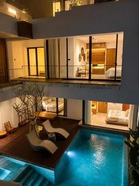 Seating area, Pool view, Swimming pool, sunbed