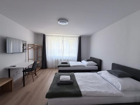TV and multimedia, Photo of the whole room, Bedroom, towels