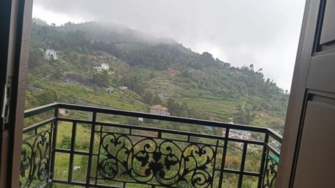 View (from property/room), Mountain view