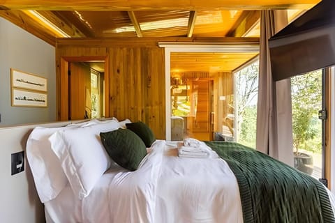 Bed, Sauna