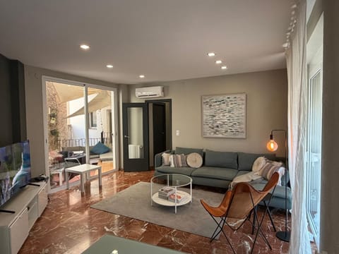 Communal lounge/ TV room, TV and multimedia, Living room