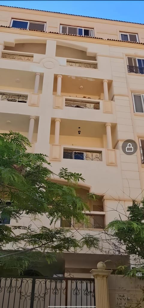 Property building, View (from property/room), Balcony/Terrace