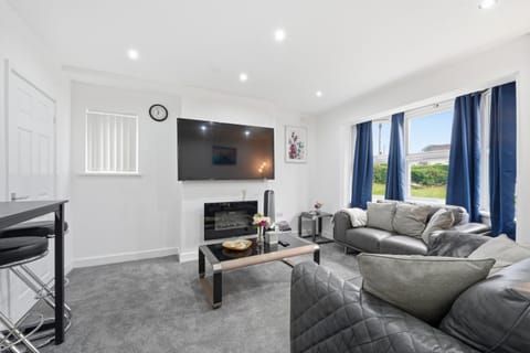 TV and multimedia, Living room, Seating area