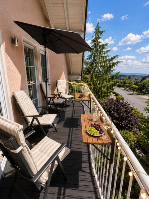 Natural landscape, View (from property/room), Balcony/Terrace, Seating area, Garden view