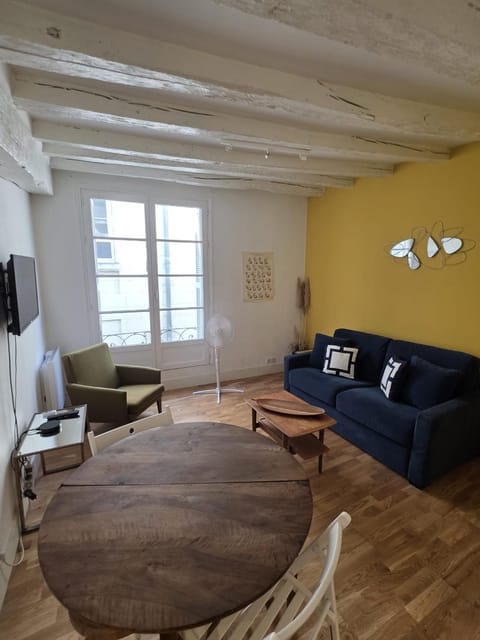 TV and multimedia, Living room, Dining area