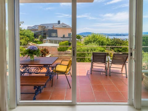 Day, Natural landscape, Balcony/Terrace, Dining area, Sea view